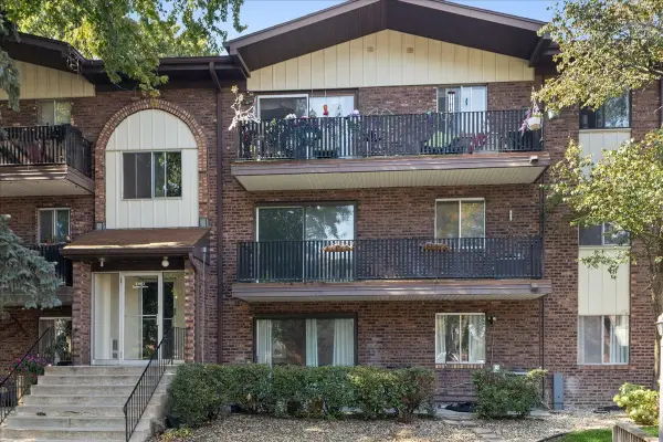 13933 James Drive #816, Crestwood, IL 60418