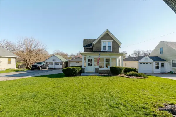 502 W Cruger Avenue, Eureka, IL 61530