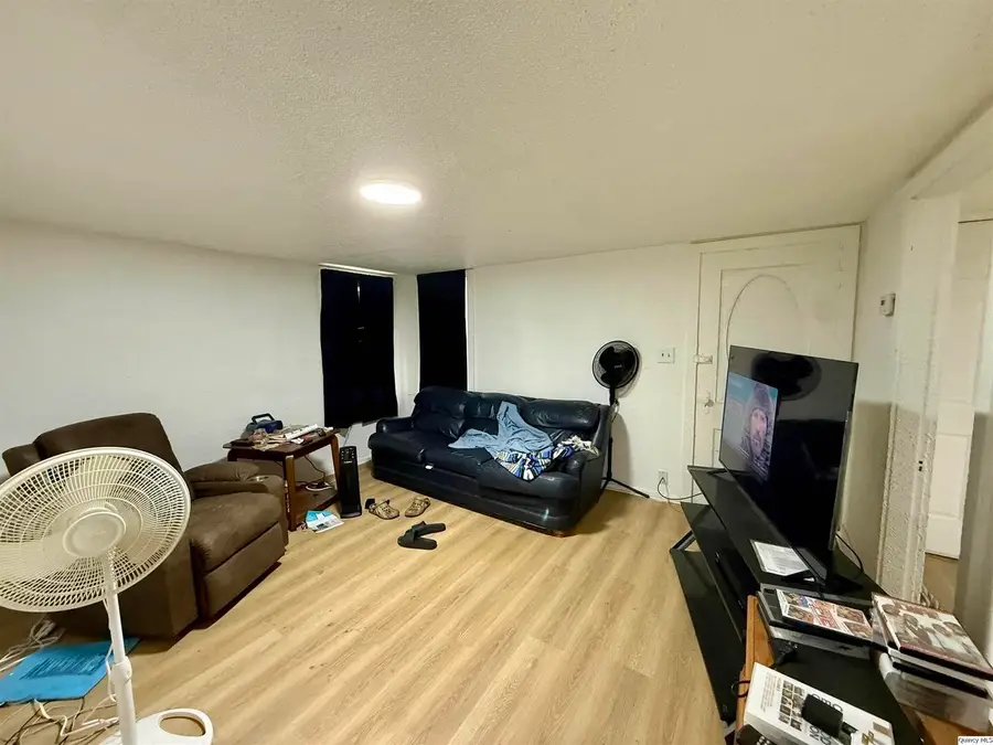 718 - 718 1/2 Buchanan, Carthage, IL 62321 - #2