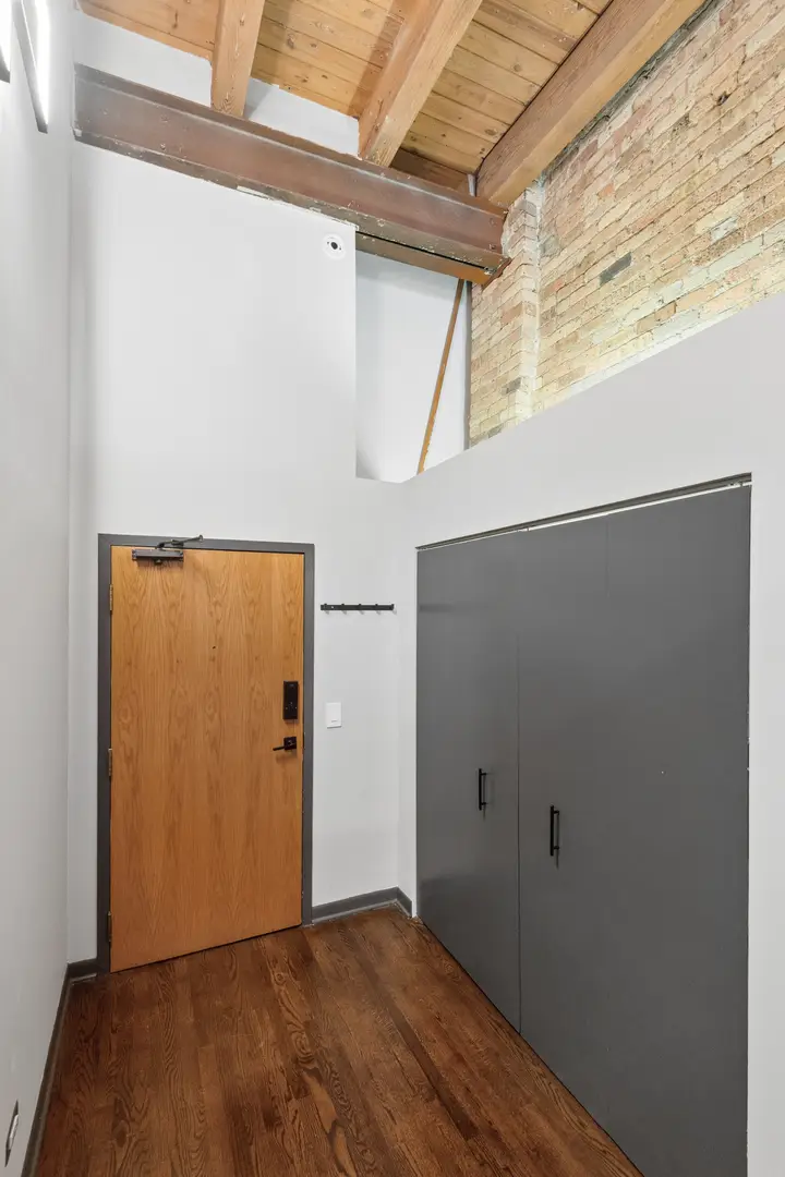 1733 W Irving Park Road #213, Chicago, IL 60613 - #2