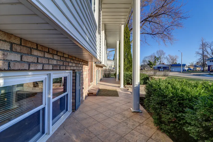 3016 Schick Court, Clinton, IA 52732 - #2