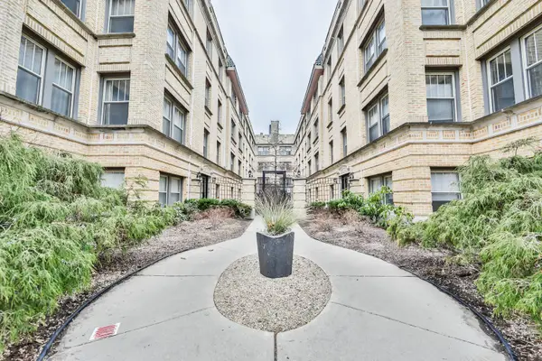 1366 W Greenleaf Avenue #3S, Chicago, IL 60626
