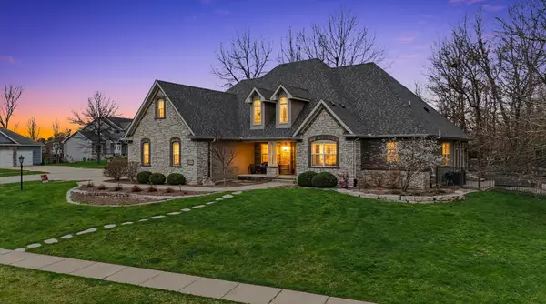 1505 Cottonwood Court, Mahomet, IL 61853