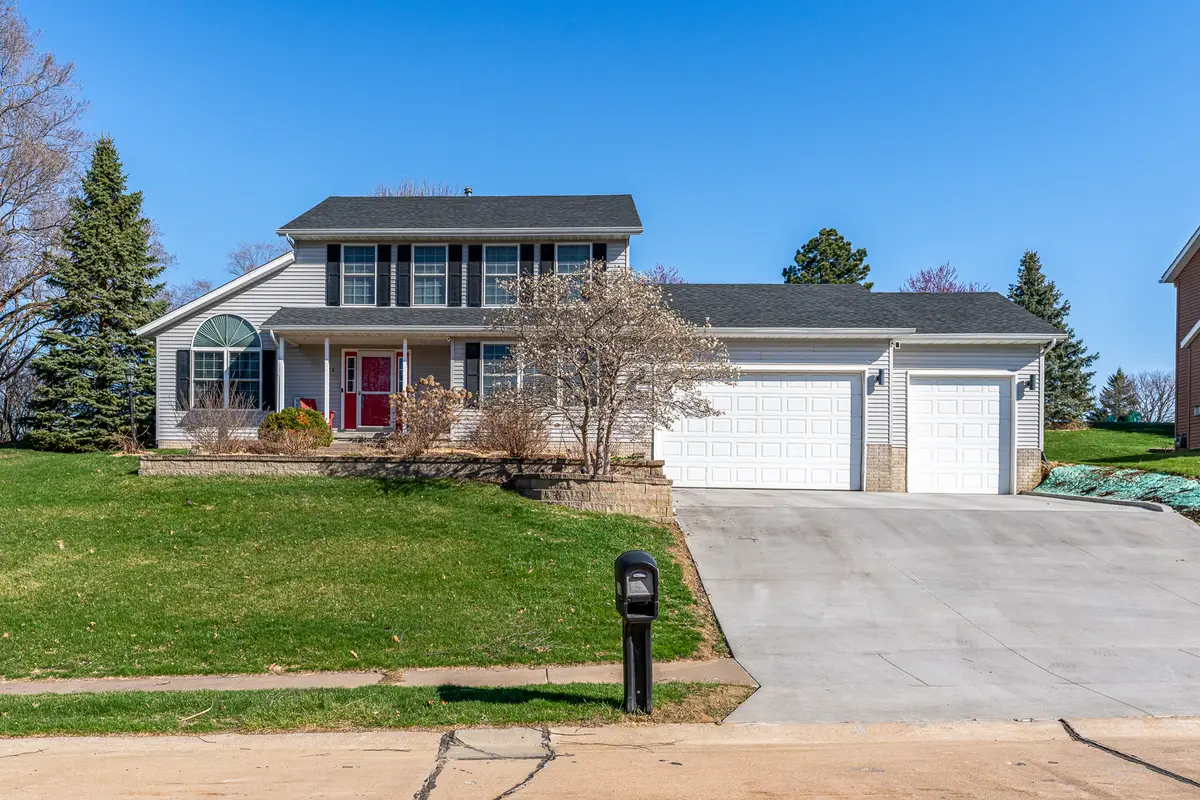 76 Parkview Drive, Eldridge, IA 52748 - #1