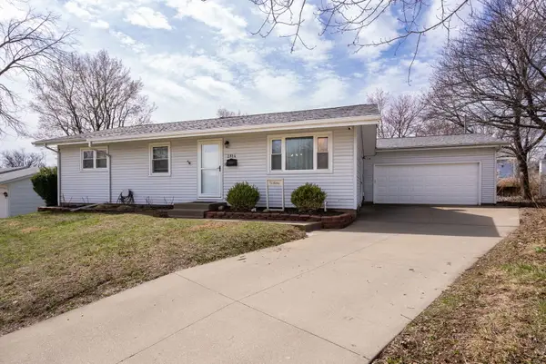 2814 Hillside Court, Bettendorf, IA 52722