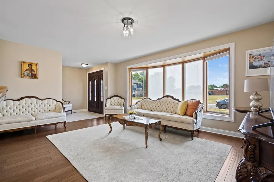 8821 Congress Park Avenue, Brookfield, IL 60513 - #3