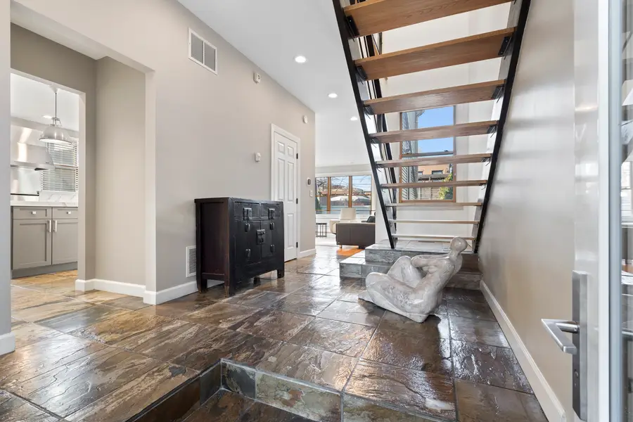 2426 W Lyndale Street, Chicago, IL 60647 - #2