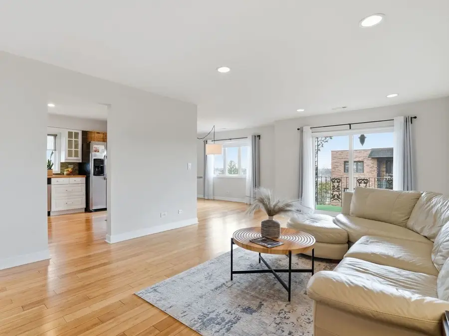 9332 Landings Lane #604, Des Plaines, IL 60016 - #3