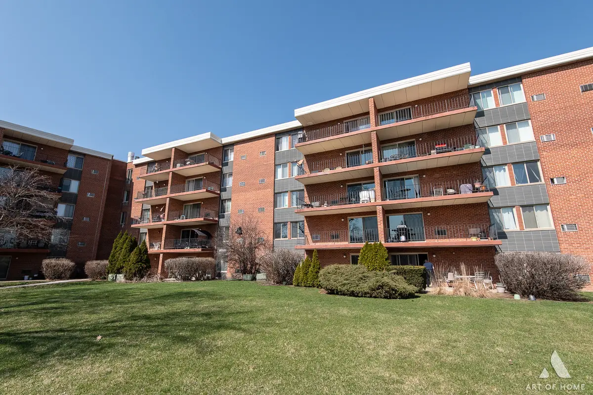 18 E Old Willow Road #205N, Prospect Heights, IL 60070 - #1