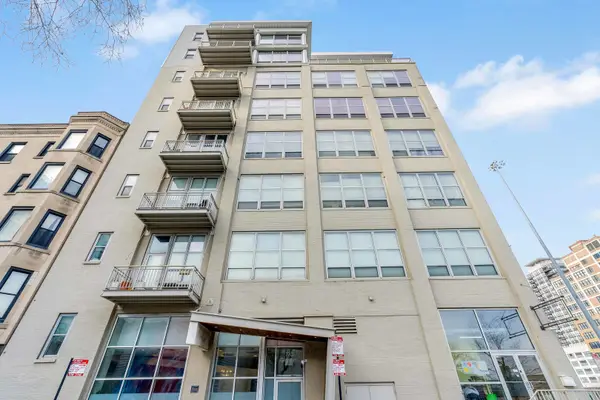 770 W Gladys Avenue #601, Chicago, IL 60661
