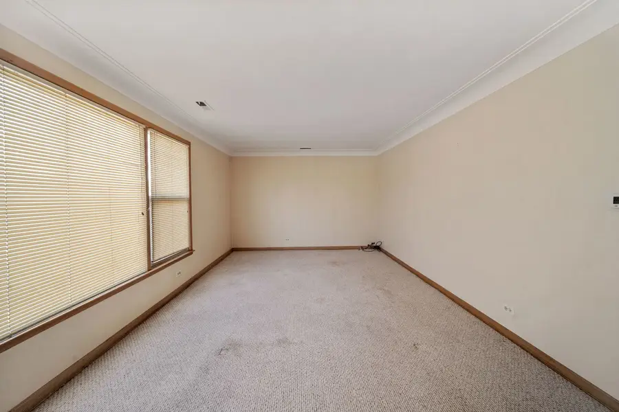 5841 W Lawrence Avenue #2NE, Chicago, IL 60630 - #3