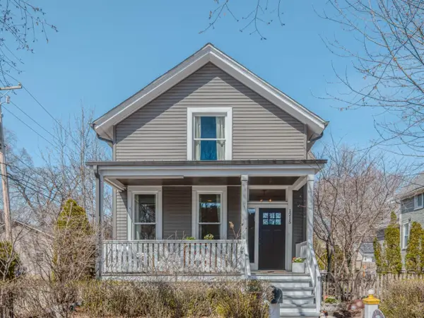 1215 Washington Street, Evanston, IL 60202