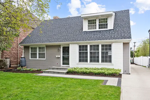 381 S Berkley Avenue, Elmhurst, IL 60126