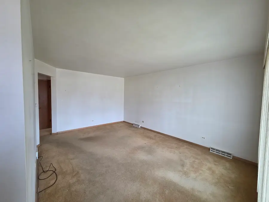 8423 N Shermer Road N, Niles, IL 60714 - #3