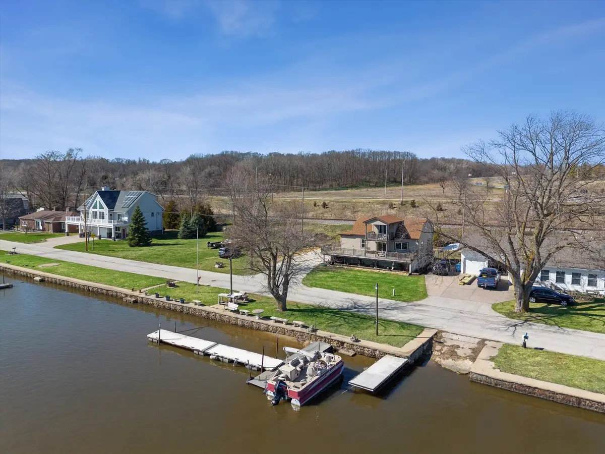 1811 Canal Shore Drive, Le Claire, IA 52753 - #1