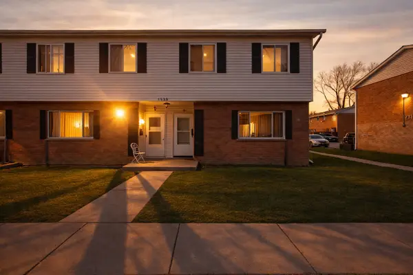 1358 Monomoy Street #A, Aurora, IL 60506