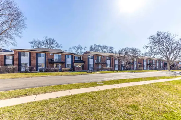 2407 E Brandenberry Court #2K, Arlington Heights, IL 60004