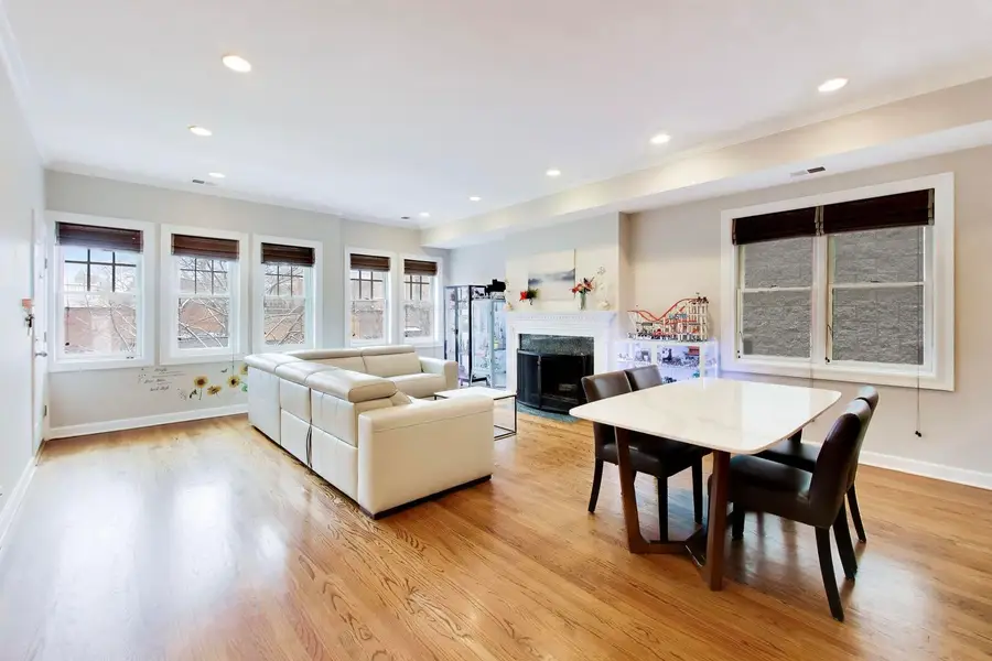 618 W Oakdale Avenue #4, Chicago, IL 60657 - #3