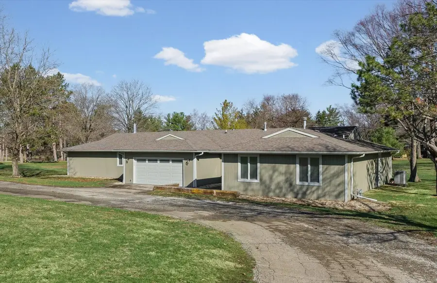 1902 Golf Drive, Mahomet, IL 61853 - #3