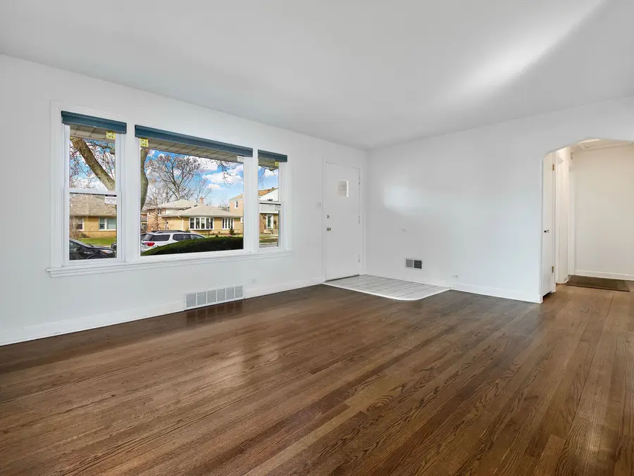 8727 Hamlin Avenue, Skokie, IL 60076 - #3