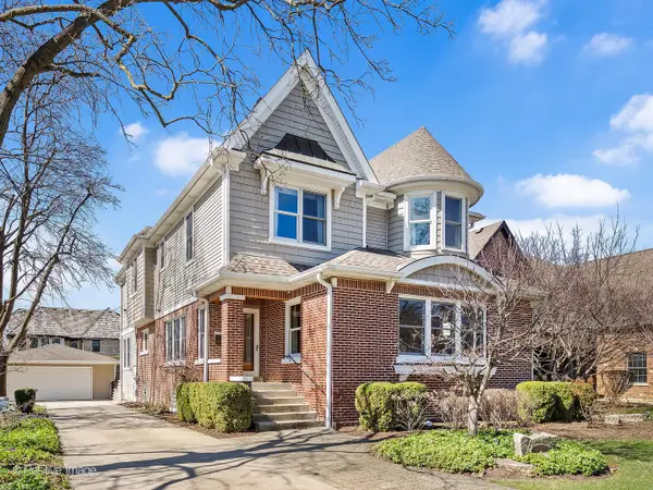 652 S Fairview Avenue, Elmhurst, IL 60126