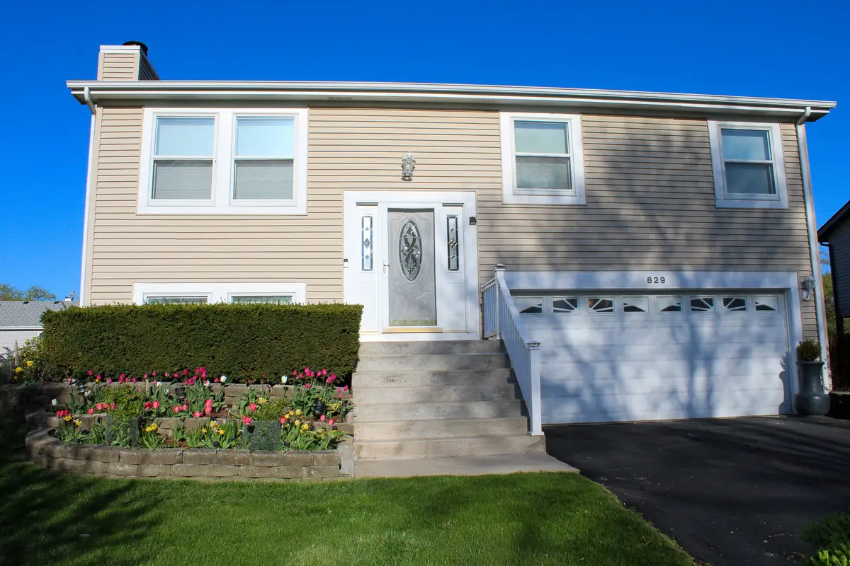 829 Prairie Avenue, Bartlett, IL 60103 - #1