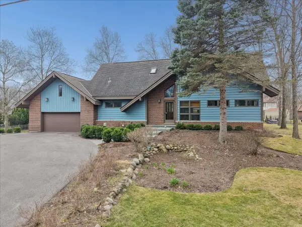 131 W Everett Road, Lake Forest, IL 60045