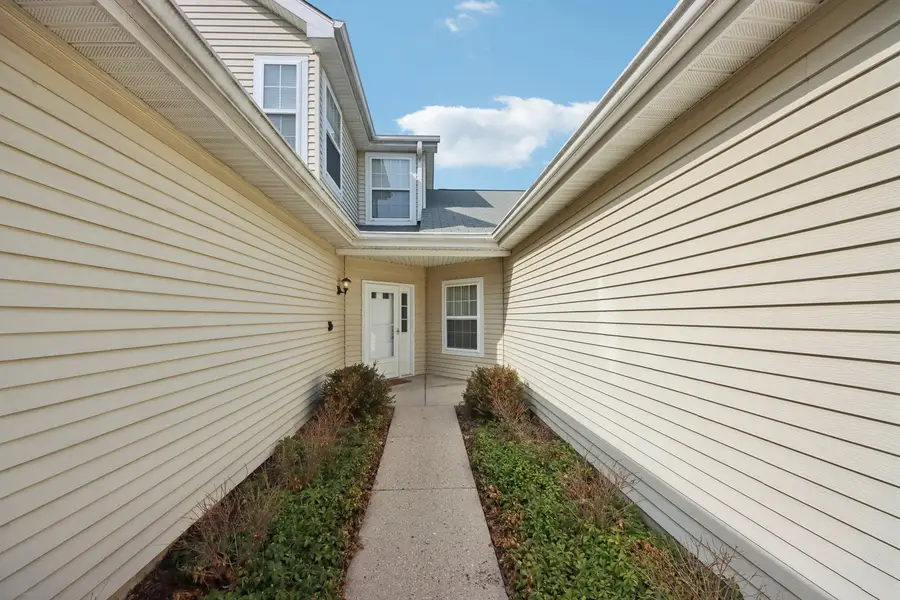 1410 Essex Street, Algonquin, IL 60102 - #3