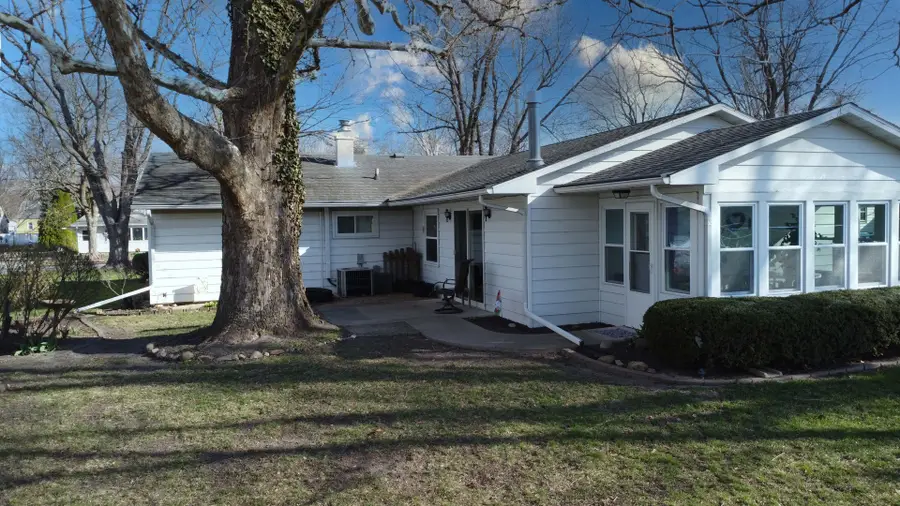 617 E Grant Street, Watseka, IL 60970 - #2