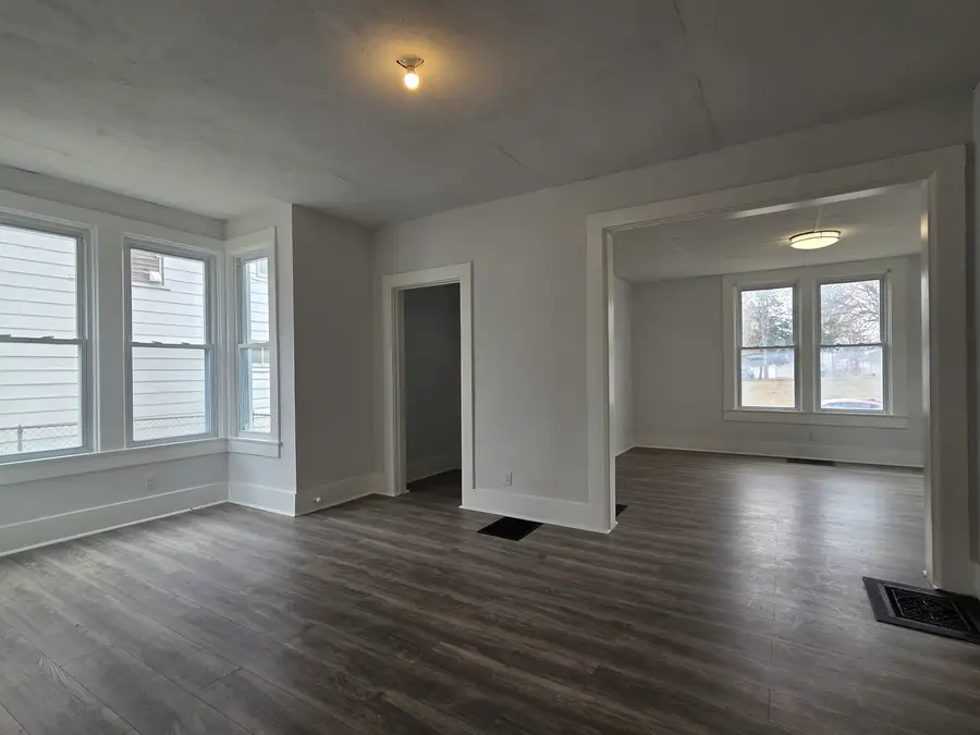 916 E 14th Street, Davenport, IA 52803 - #3