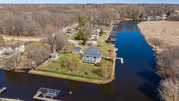 39452 N Petite Pass, Antioch, IL 60002