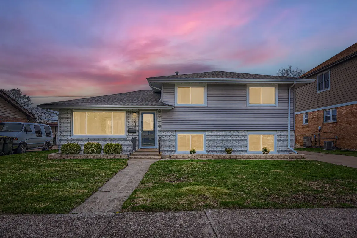 10403 Barnard Drive, Chicago Ridge, IL 60415 - #1