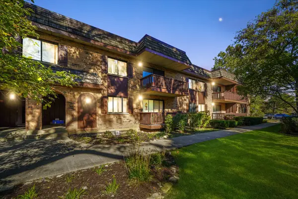 7920 Woodglen Lane #207, Downers Grove, IL 60516