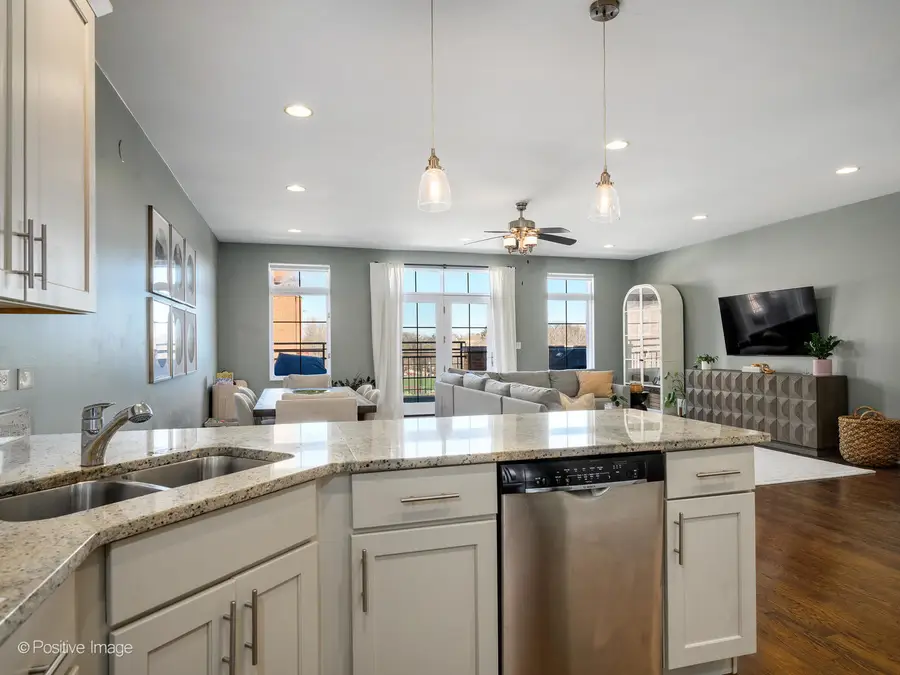 Address Withheld By Seller, Chicago, IL 60613 - #3