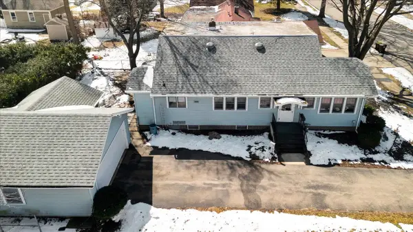 306 W Madison Street, Belvidere, IL 61008