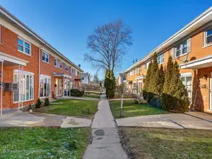 8829 Robin Drive #B, Des Plaines, IL 60016 - #1