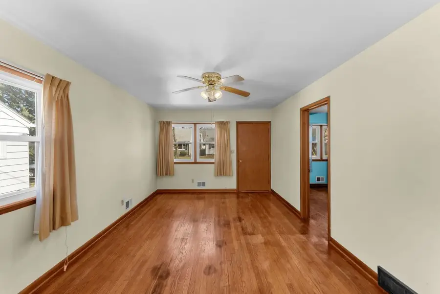 1921 33rd Street, Moline, IL 61265 - #2