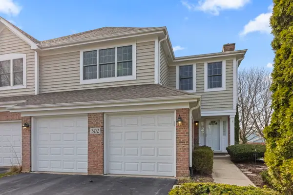 302 Roscommon Court, Glen Ellyn, IL 60137