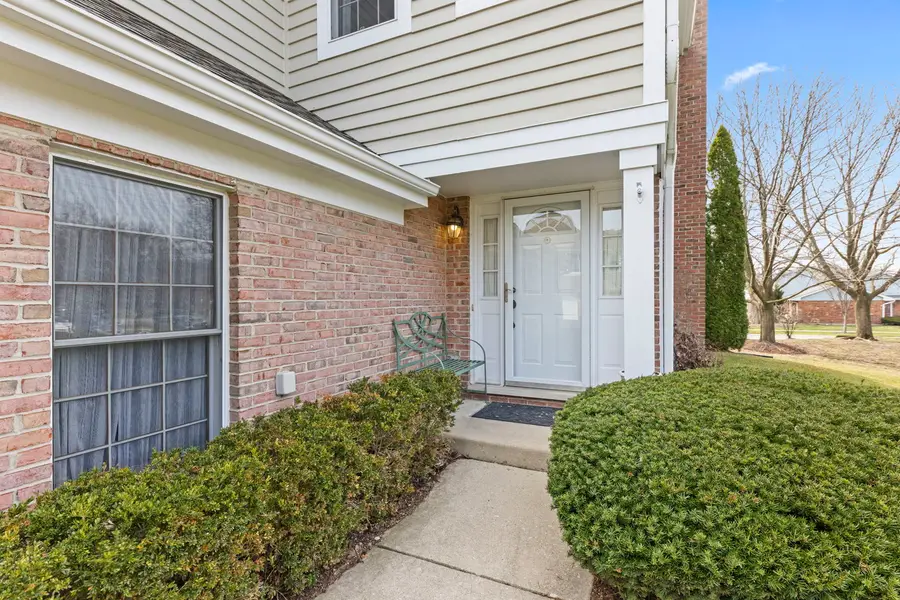 302 Roscommon Court, Glen Ellyn, IL 60137 - #2