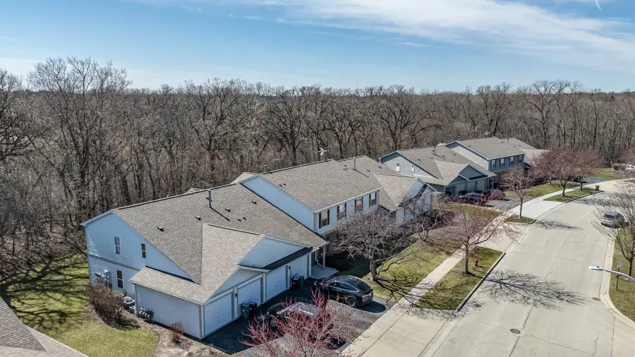 383 Woodview Circle #C, Elgin, IL 60120 - #2