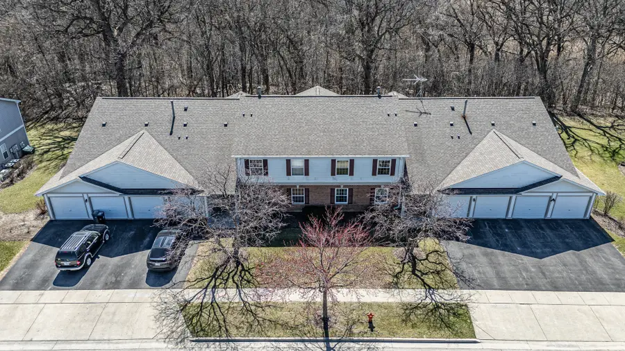 383 Woodview Circle #C, Elgin, IL 60120 - #3