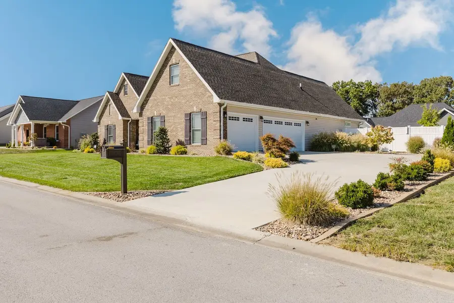 1112 Daybreak Drive, Marion, IL 62959 - #3