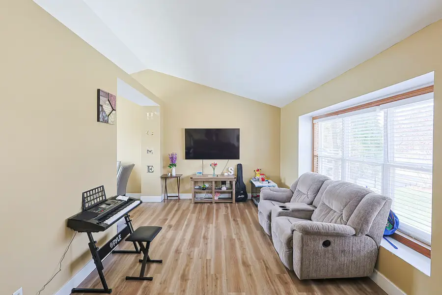 520 Calgary Way, Belvidere, IL 61008 - #3