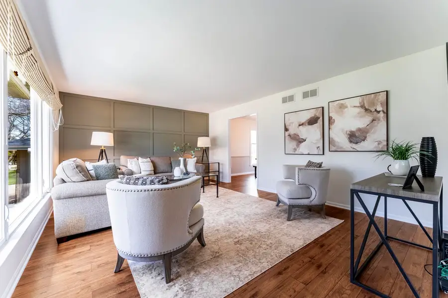 121 N Glendale Avenue, Barrington, IL 60010 - #2