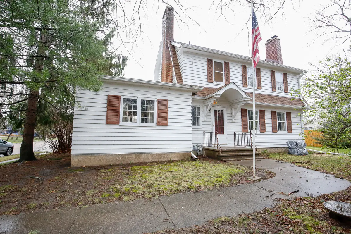 422 N Hennepin Avenue, Dixon, IL 61021 - #1