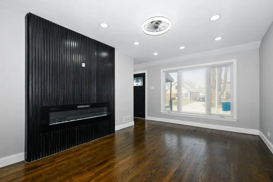 505 47th Avenue, Bellwood, IL 60104 - #3