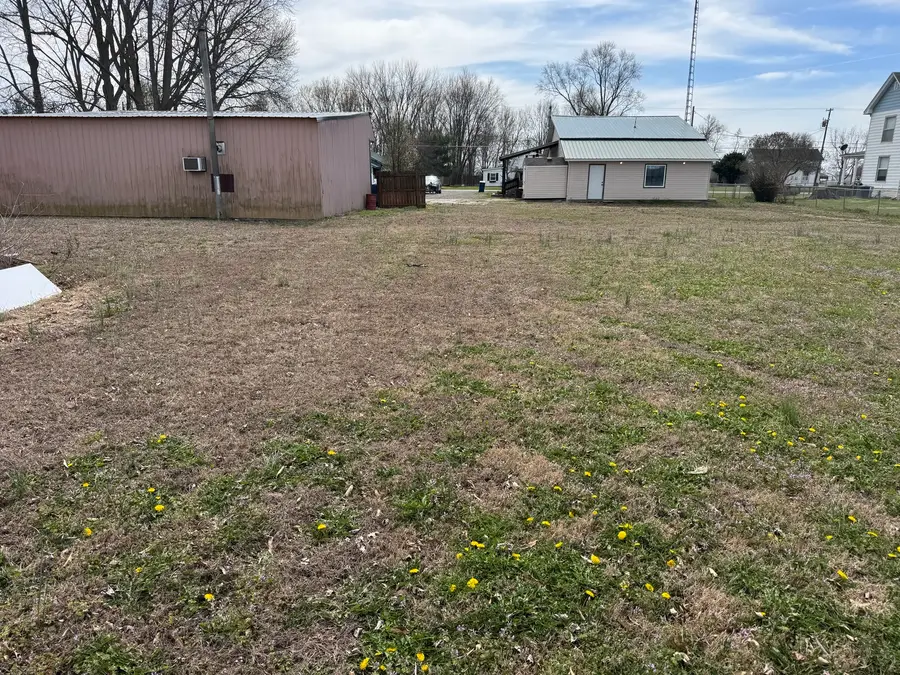 303 W Main Street W, Ewing, IL 62836 - #2