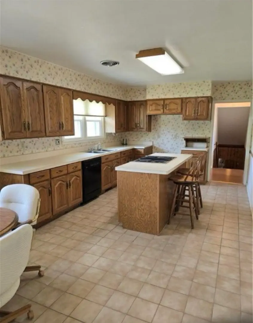 9 Orchard Drive, Charleston, IL 61920 - #3