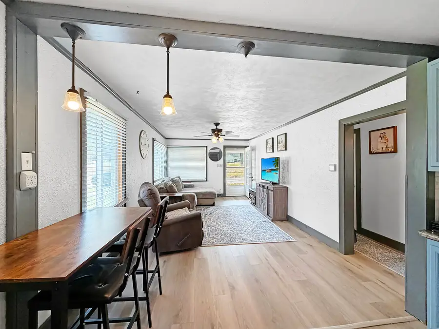 510 W Dewey Street, Freeport, IL 61032 - #3