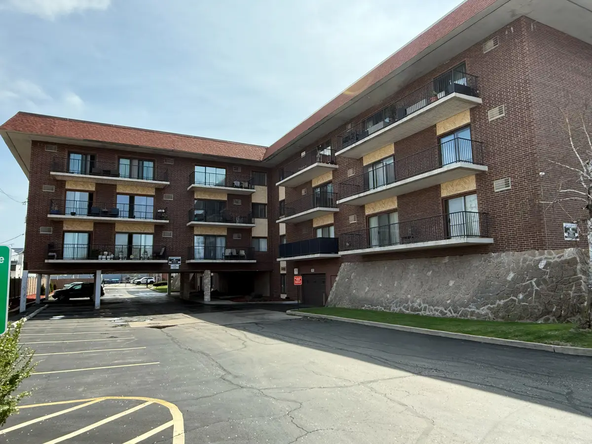 9520 Mayfield Avenue #212, Oak Lawn, IL 60453 - #1